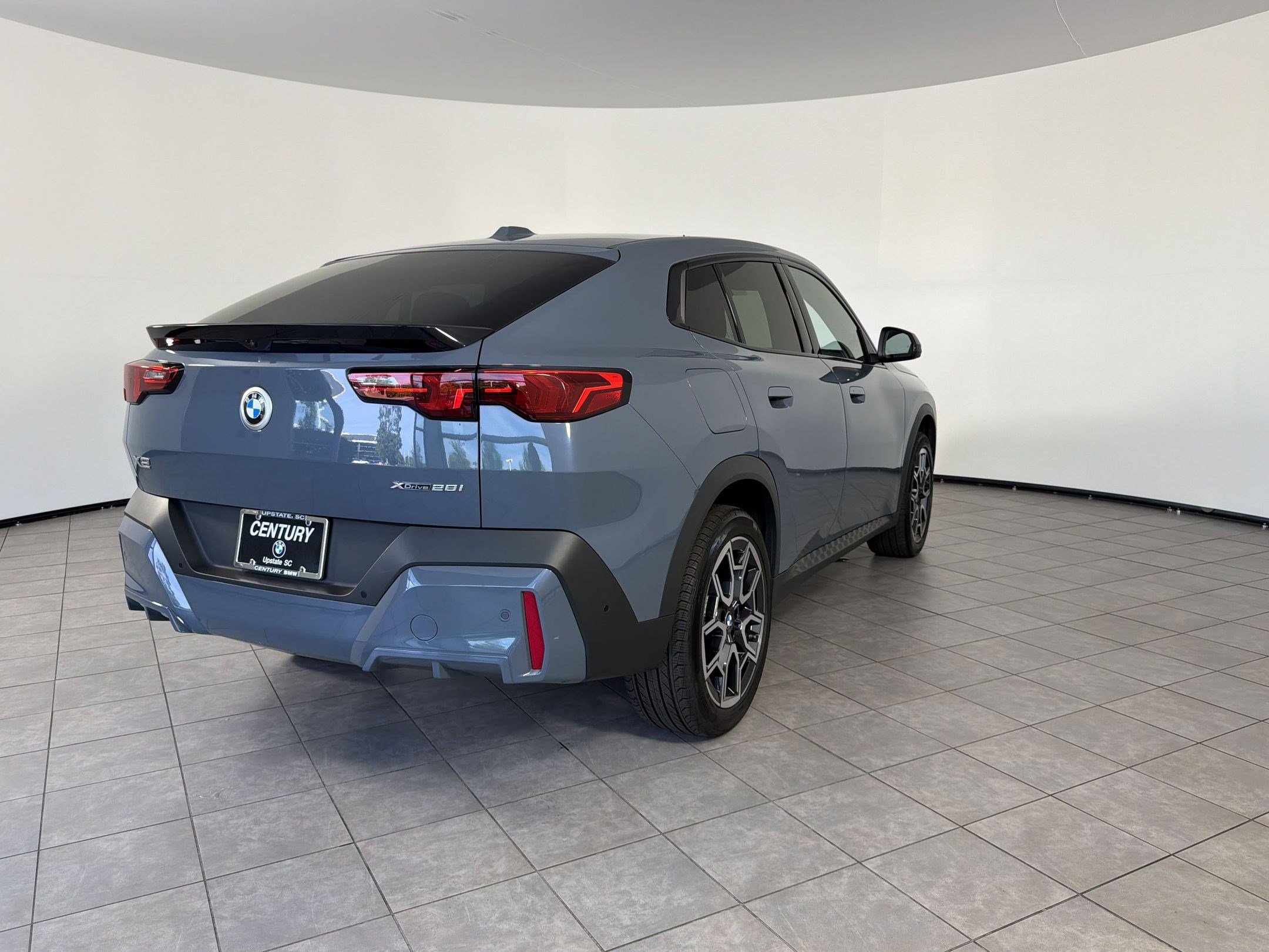 Certified 2025 BMW X2 xDrive28i AWD/4WD image 9