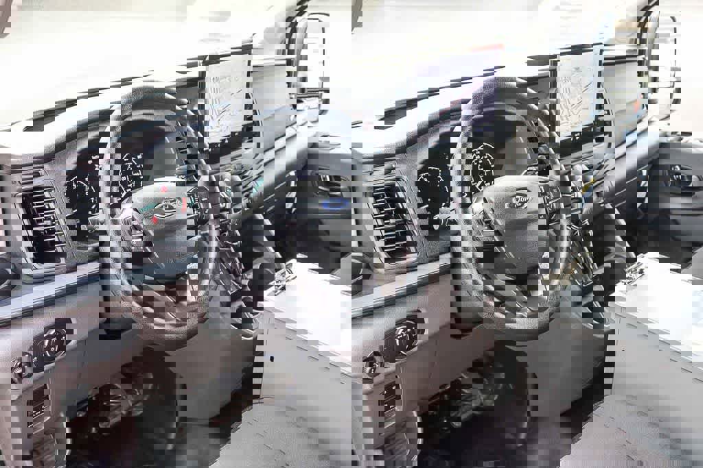 New 2025 Ford Transit 250 148 Medium Roof image 12