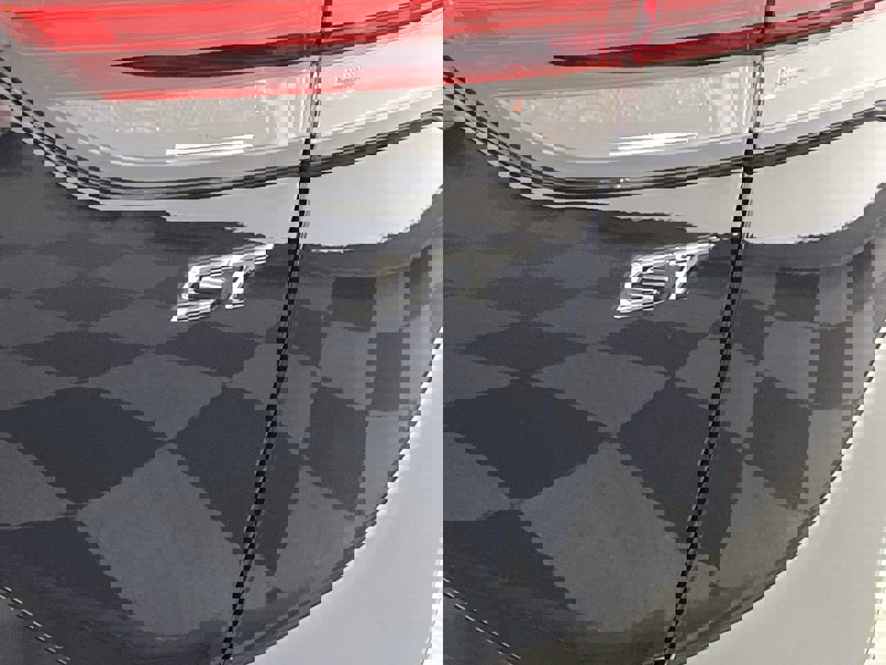 Certified 2023 Buick Envision Preferred w/ Sport Touring Package image 32