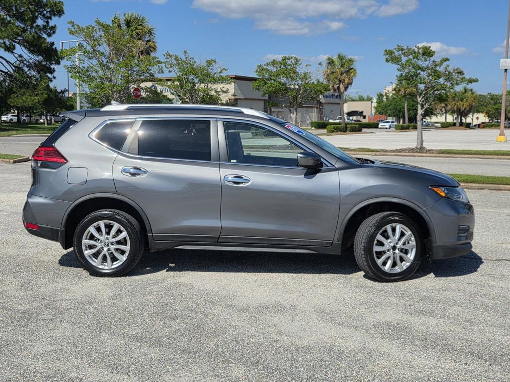 Used 2017 Nissan Rogue SV AWD/4WD image 31