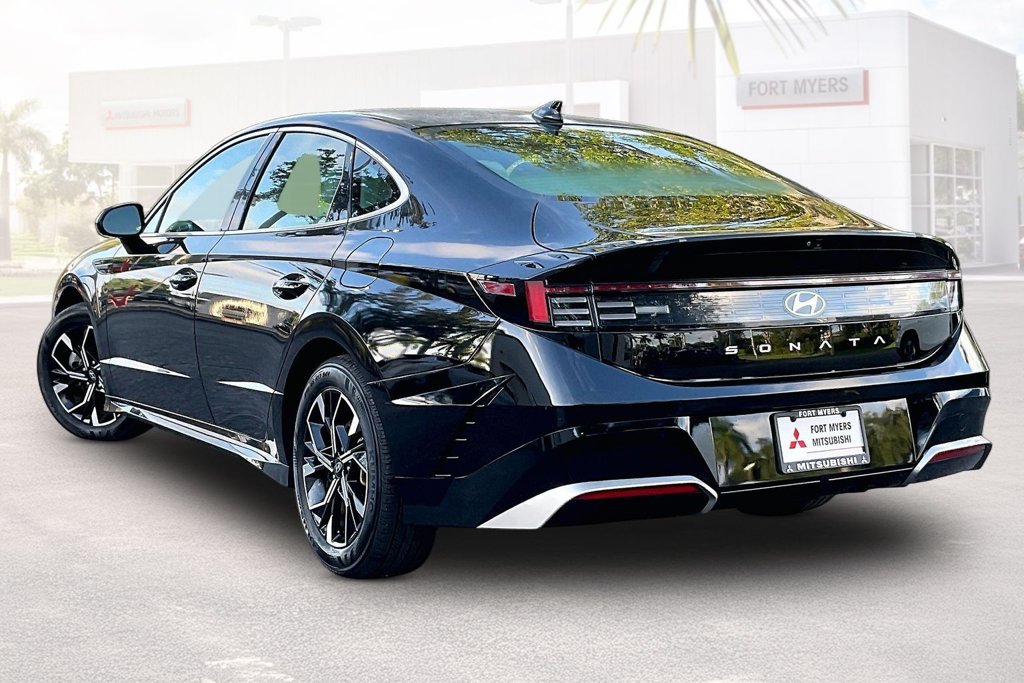 Used 2025 Hyundai Sonata SEL FWD image 29