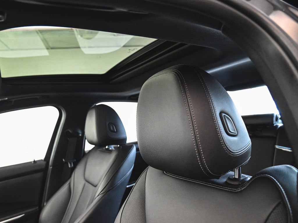 Used 2022 BMW 330e xDrive image 33