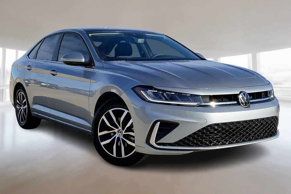 Used 2026 Volkswagen Jetta SE FWD image 2