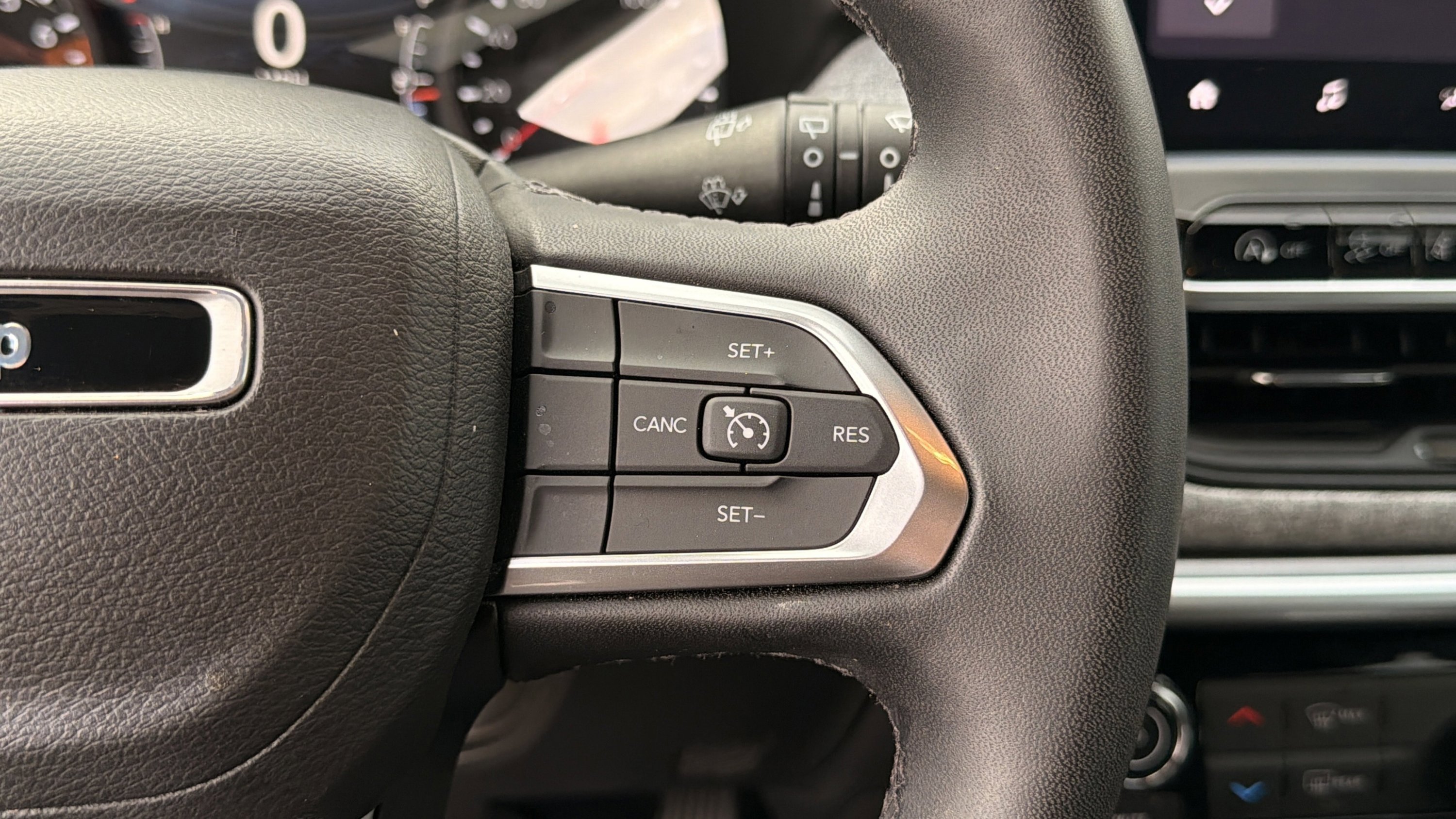 Used 2024 Jeep Compass Latitude image 47