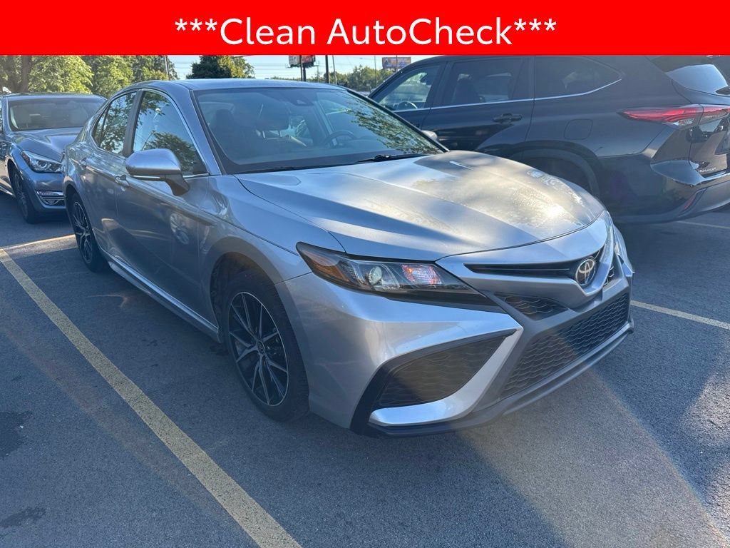 Used 2021 Toyota Camry SE FWD image 3