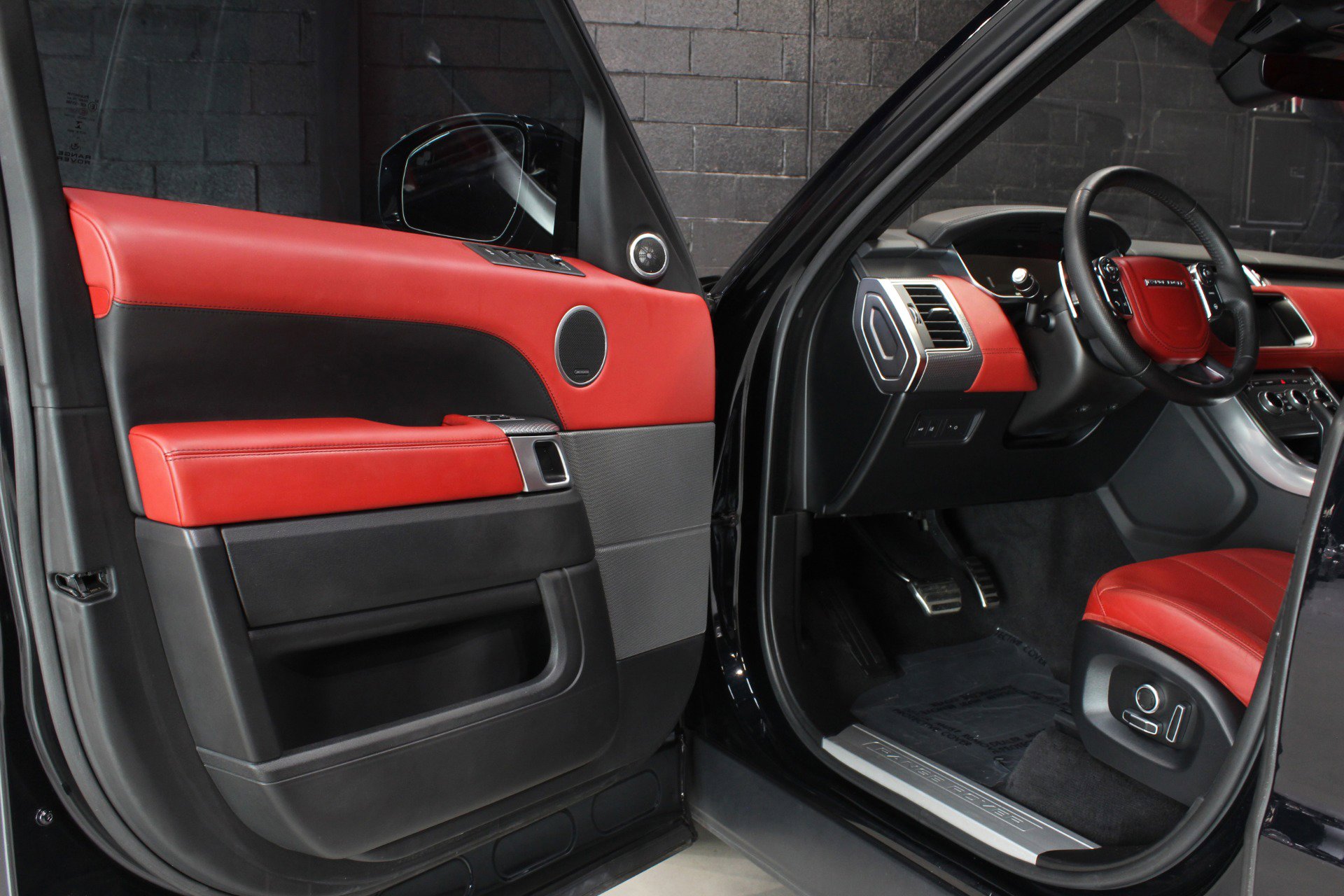 Used 2017 Land Rover Range Rover Sport Autobiography image 24