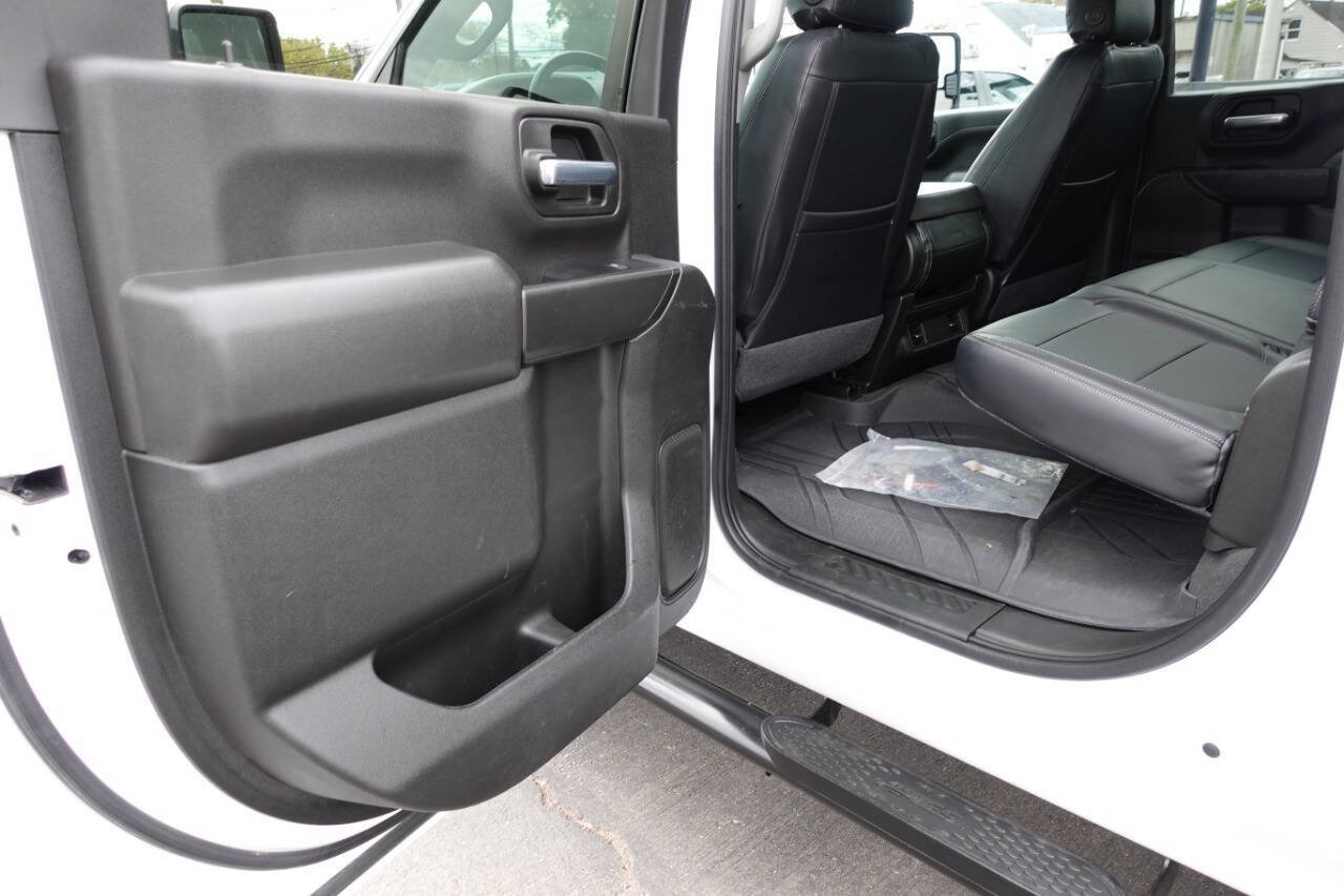 Used 2023 Chevrolet Silverado 2500 LT w/ Snow Plow Prep/Camper Package image 19