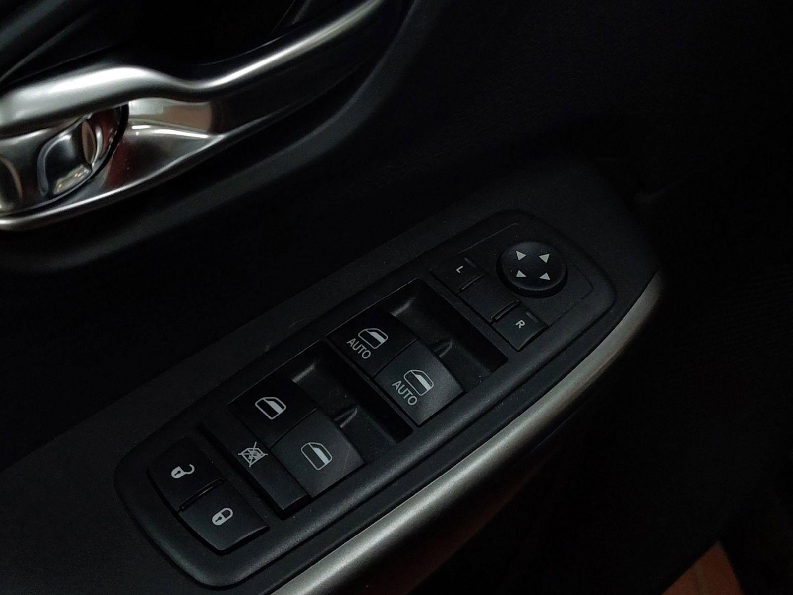 Used 2019 Jeep Cherokee Latitude Plus image 11