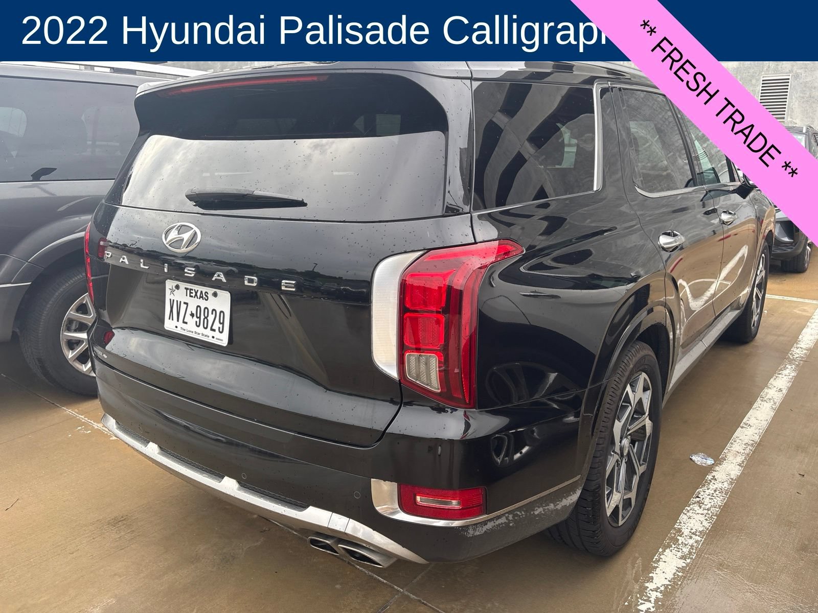 Used 2022 Hyundai Palisade Calligraphy FWD image 2