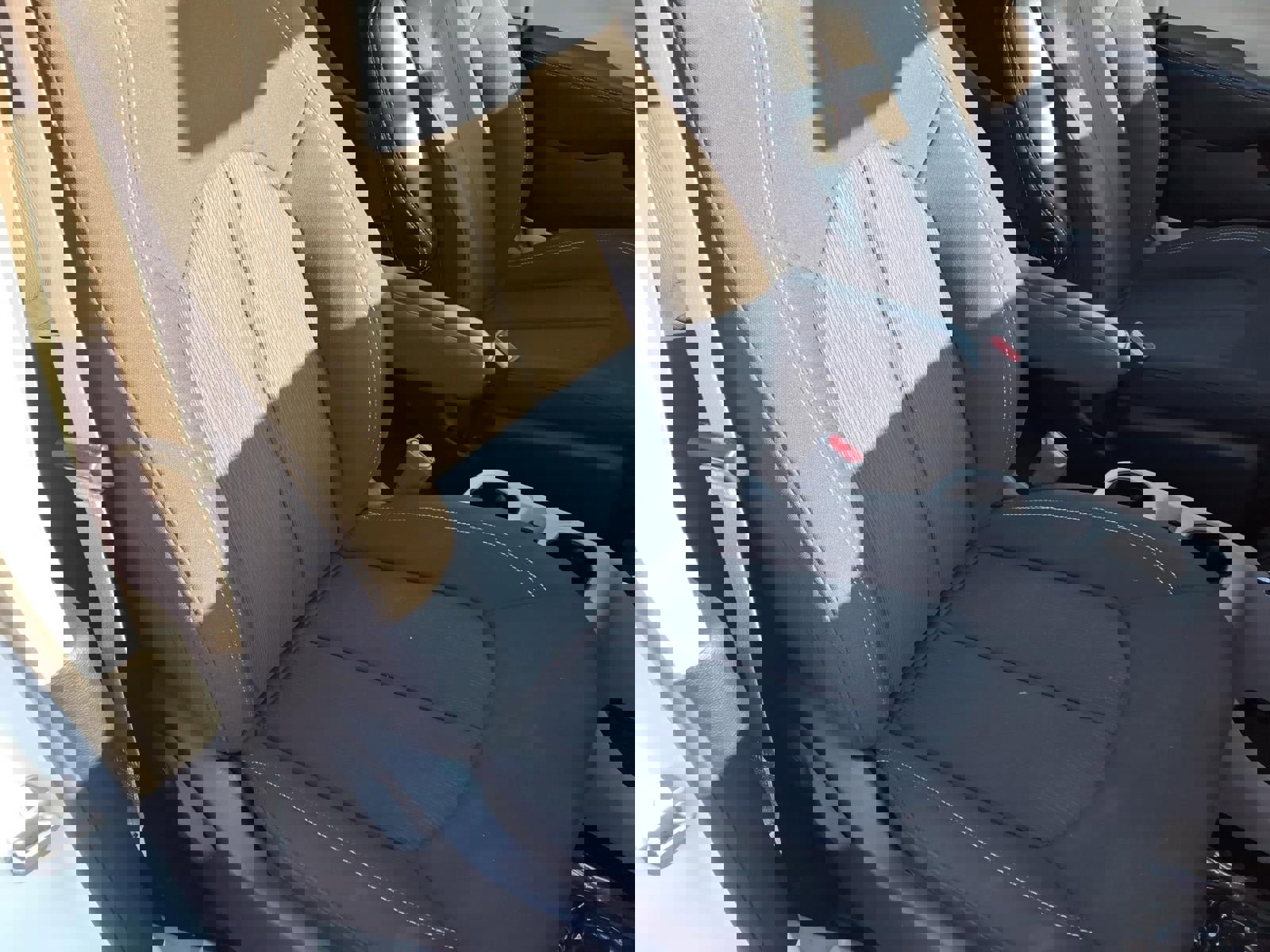 Used 2023 Chrysler Voyager LX image 20