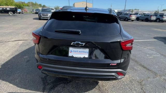 New 2026 Chevrolet Trax RS w/ Sunroof Package FWD image 9