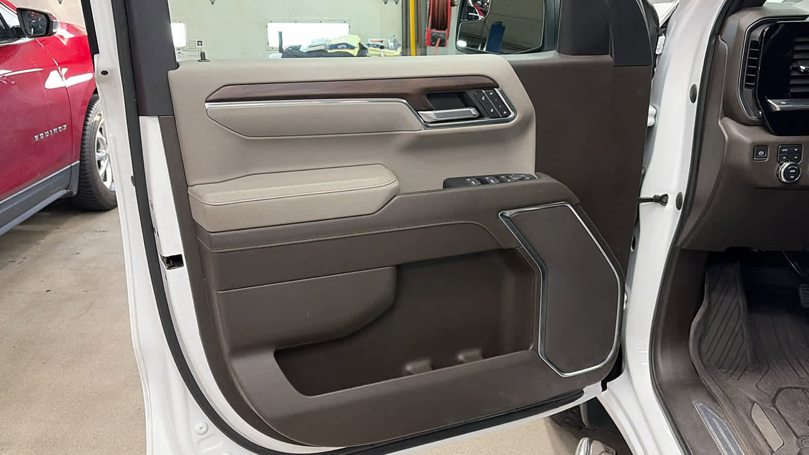 Used 2023 GMC Sierra 1500 SLT image 5