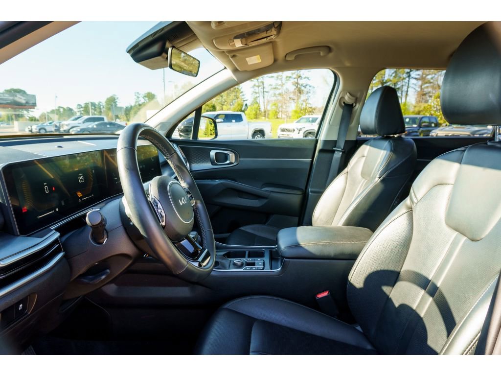 Used 2024 Kia Sorento S image 11