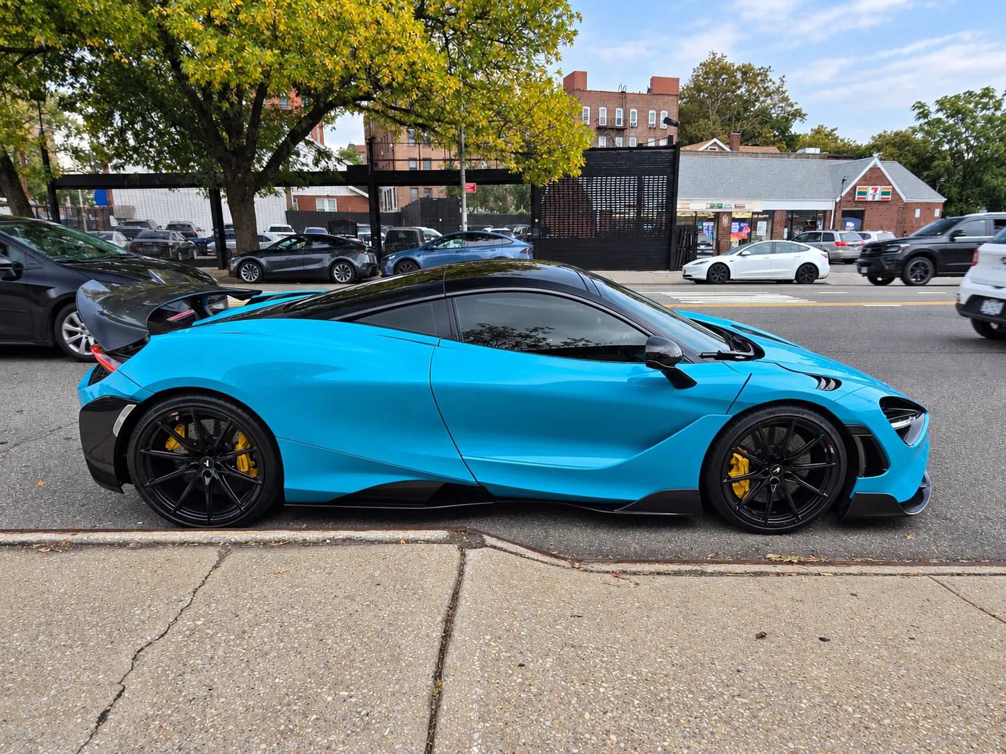 Used 2019 McLaren 720S RWD image 6