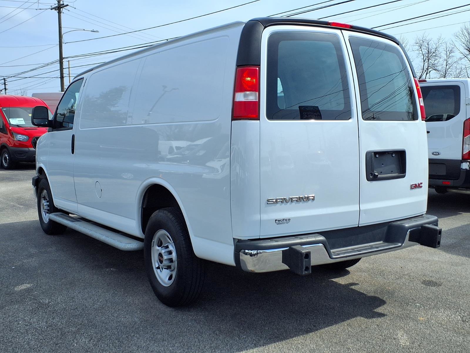Used 2024 GMC Savana 2500 w/ Driver Convenience Package image 5