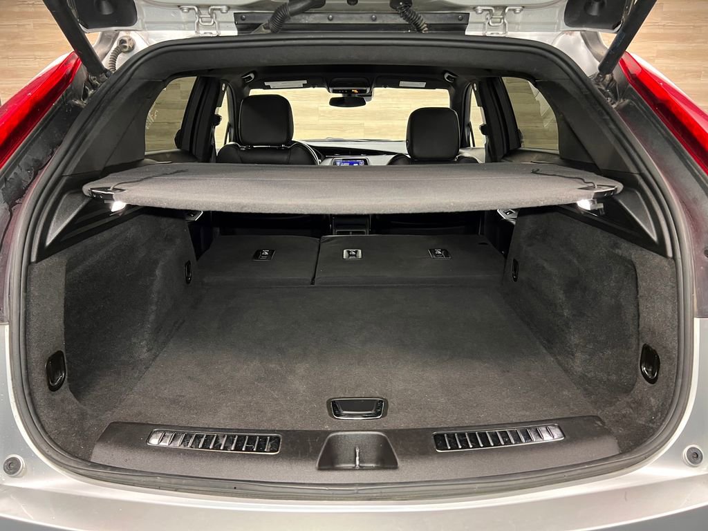 Used 2021 Cadillac XT4 Premium Luxury image 25