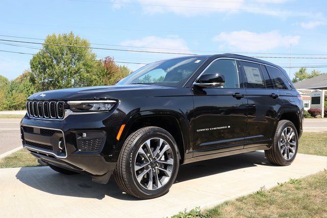 New 2025 Jeep Grand Cherokee Overland w/ Adv Protech Group III image 8