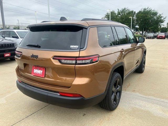 New 2026 Jeep Grand Cherokee L Limited w/ Limited Altitude Package AWD/4WD image 8