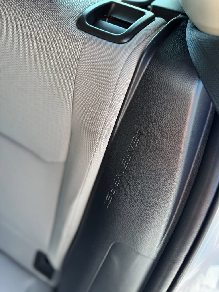 Used 2025 Toyota Prius LE AWD/4WD image 33