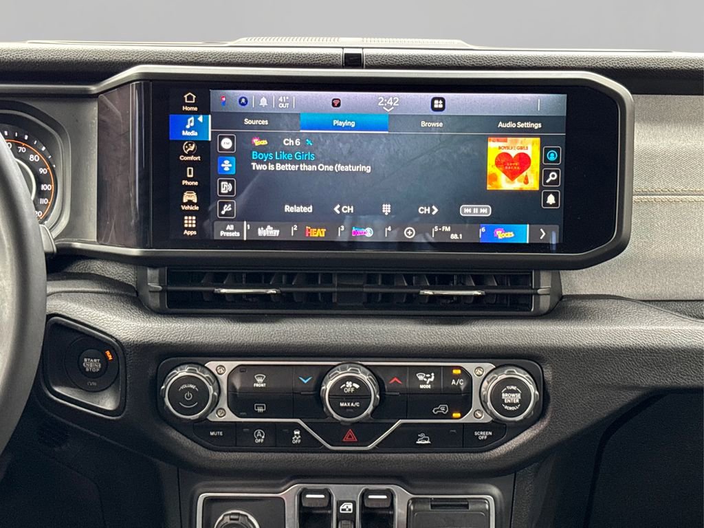 Used 2024 Jeep Wrangler Sport S image 17