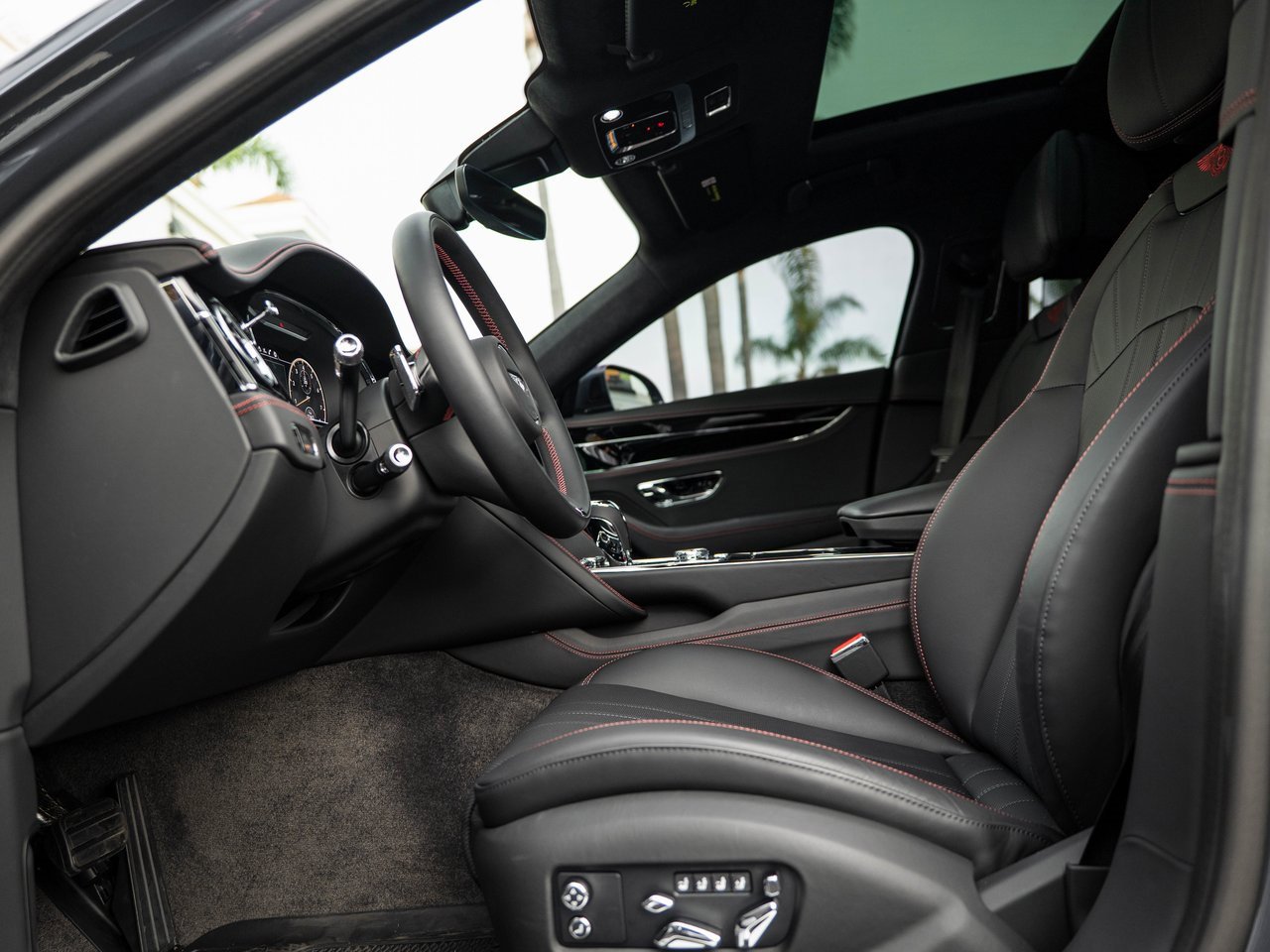 Used 2024 Bentley Flying Spur S V8 image 25