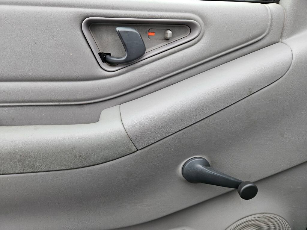 Used 1997 Isuzu Hombre S image 12