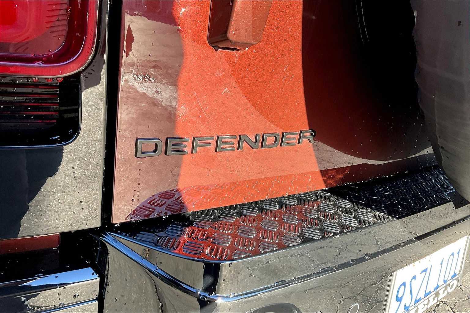 Used 2025 Land Rover Defender 110 Sedona Red Edition image 11