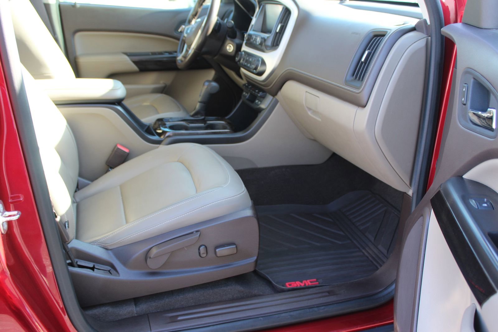 Used 2017 GMC Canyon SLT w/ Driver Alert Package image 15