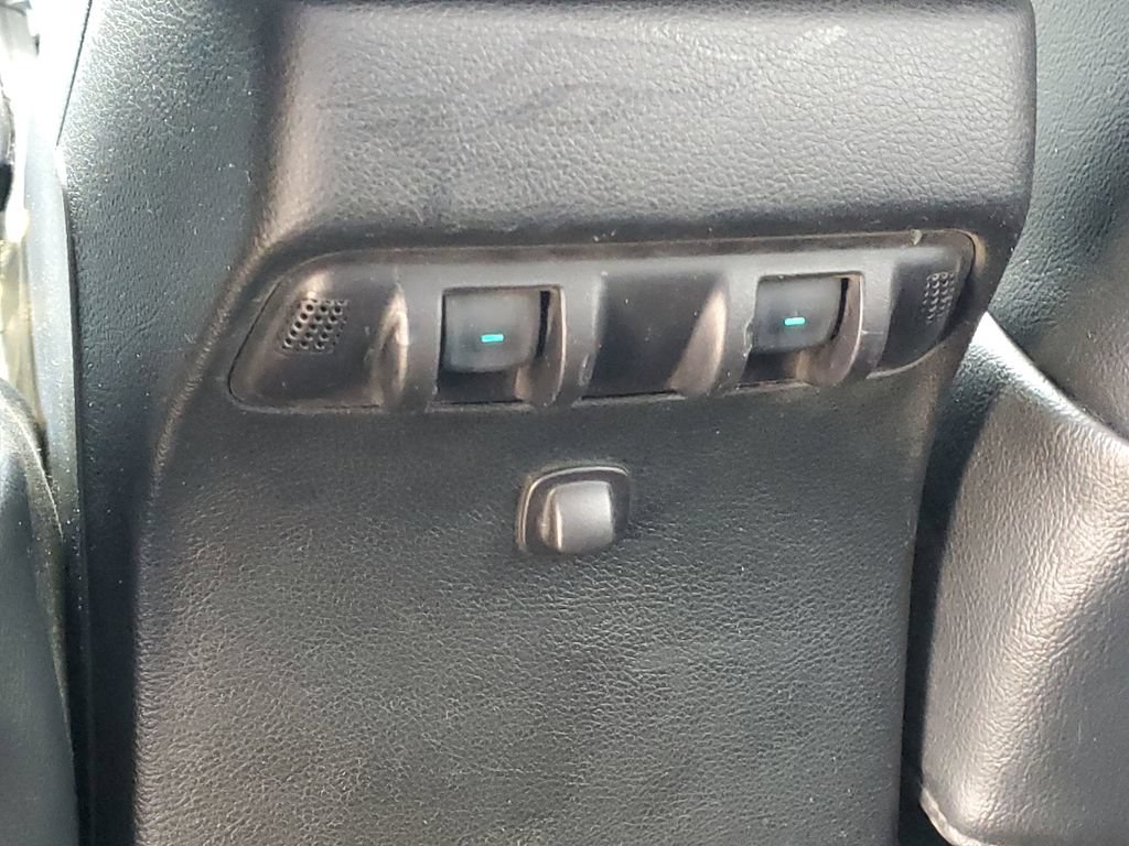 Used 2016 Jeep Wrangler Unlimited Rubicon AWD/4WD image 13
