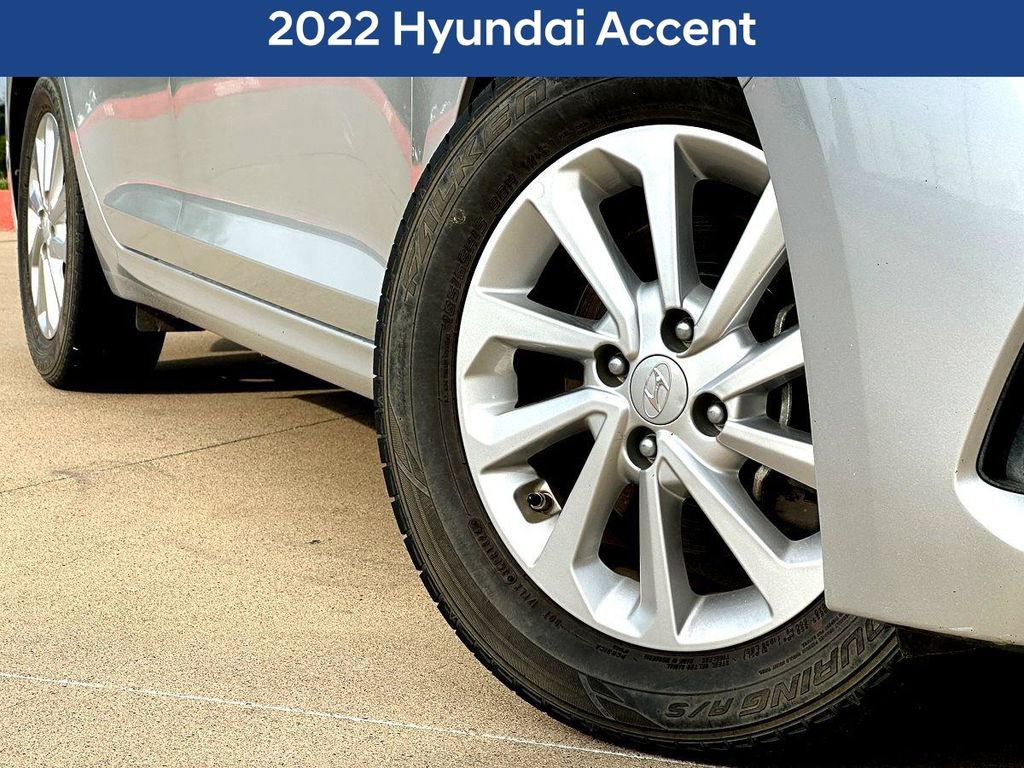 Used 2022 Hyundai Accent SEL w/ Cargo Package FWD image 2