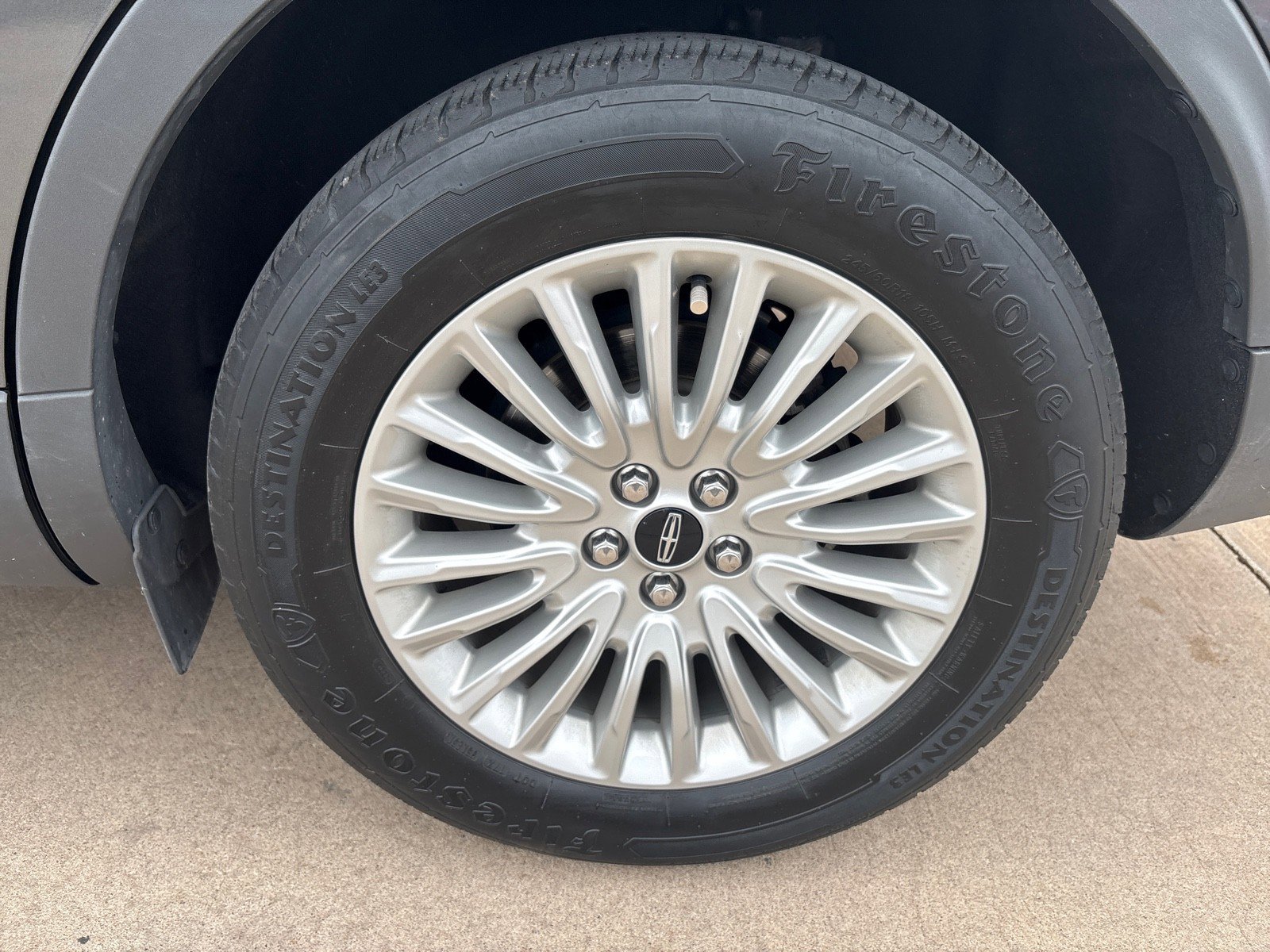 Used 2019 Lincoln Nautilus Premier image 11