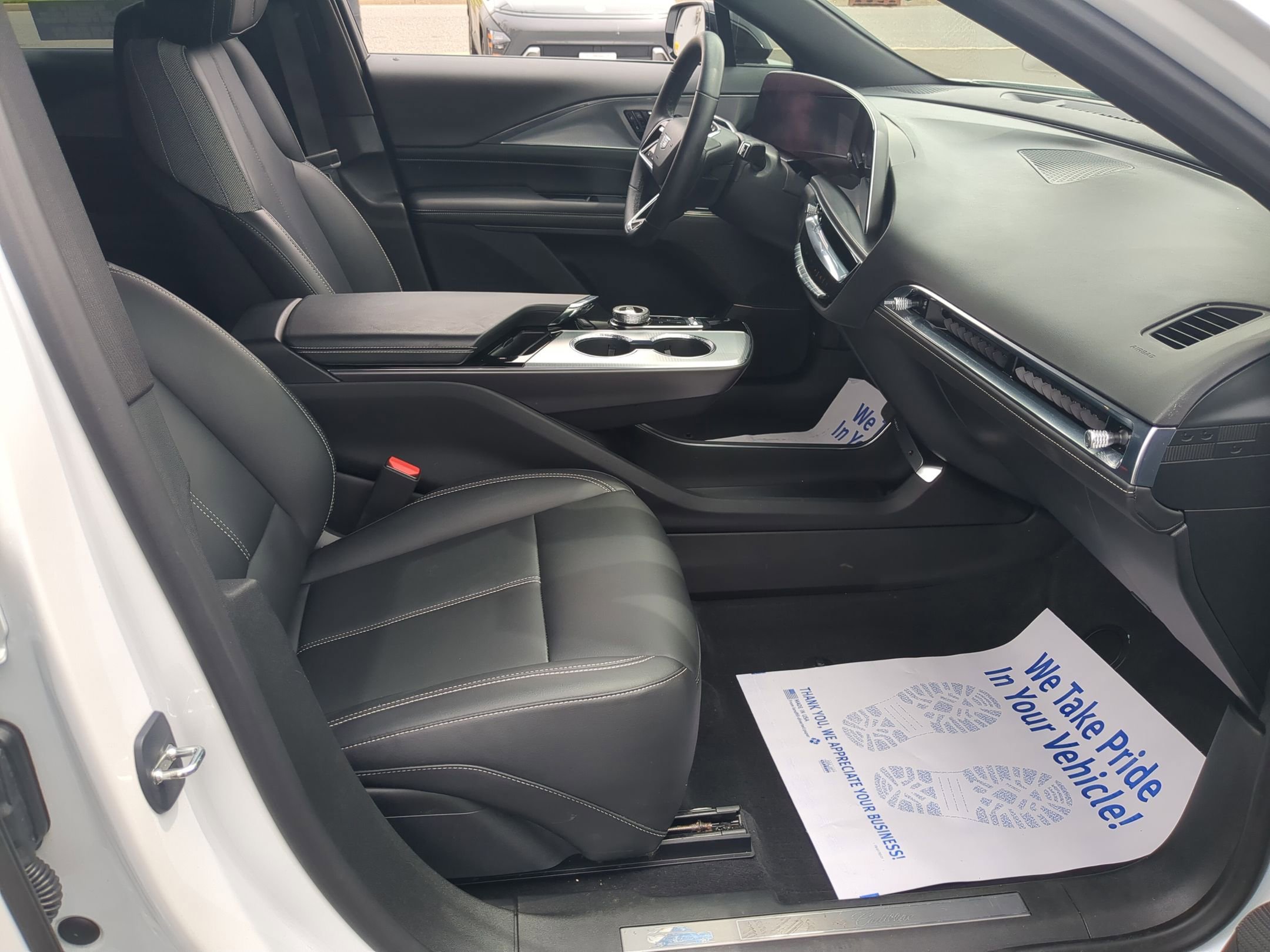 Used 2024 Cadillac Lyriq Tech w/ LPO, Floor Liner Package RWD image 28