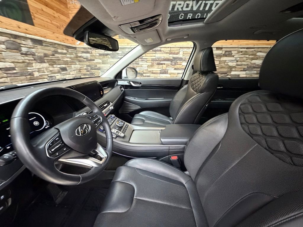 Used 2022 Hyundai Palisade Limited w/ Winter Package image 11
