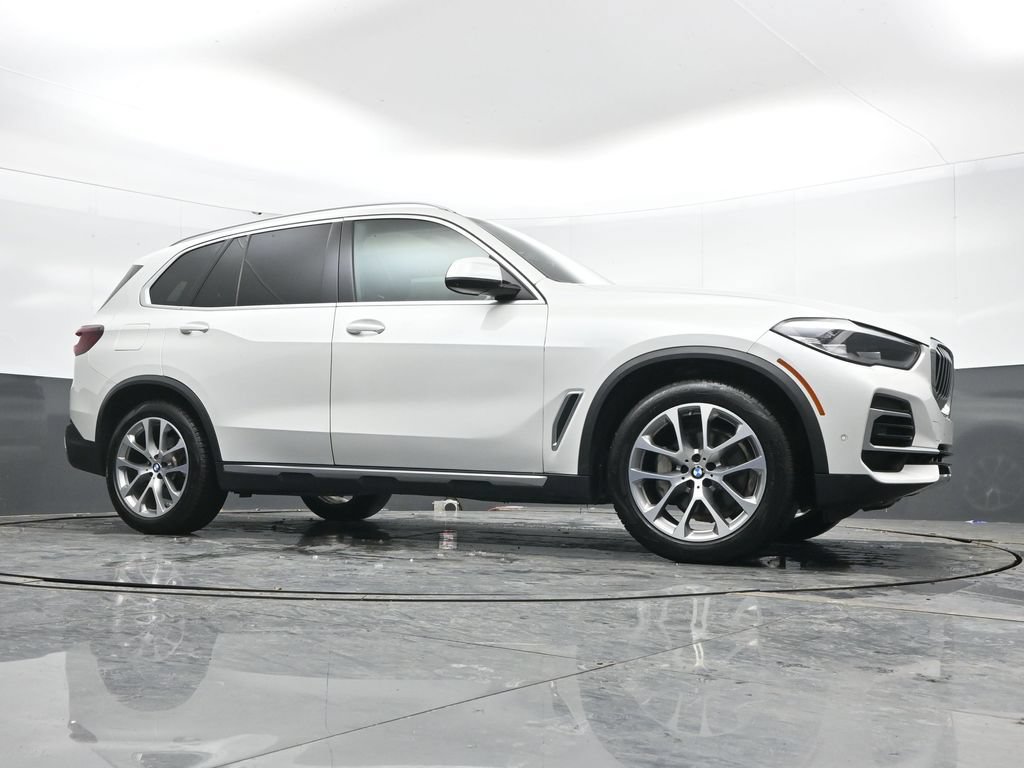 Used 2023 BMW X5 xDrive40i w/ Premium Package AWD/4WD image 47