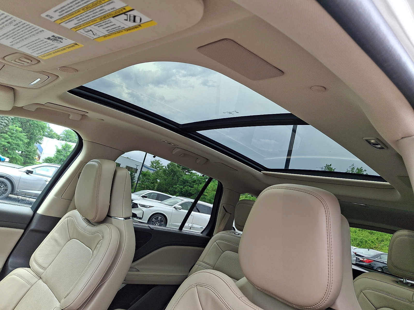Used 2022 Lincoln Aviator Reserve AWD/4WD image 14