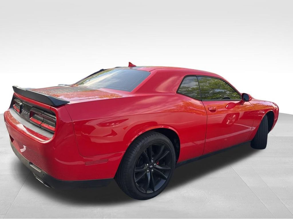 Used 2018 Dodge Challenger SXT w/ Blacktop Package image 8