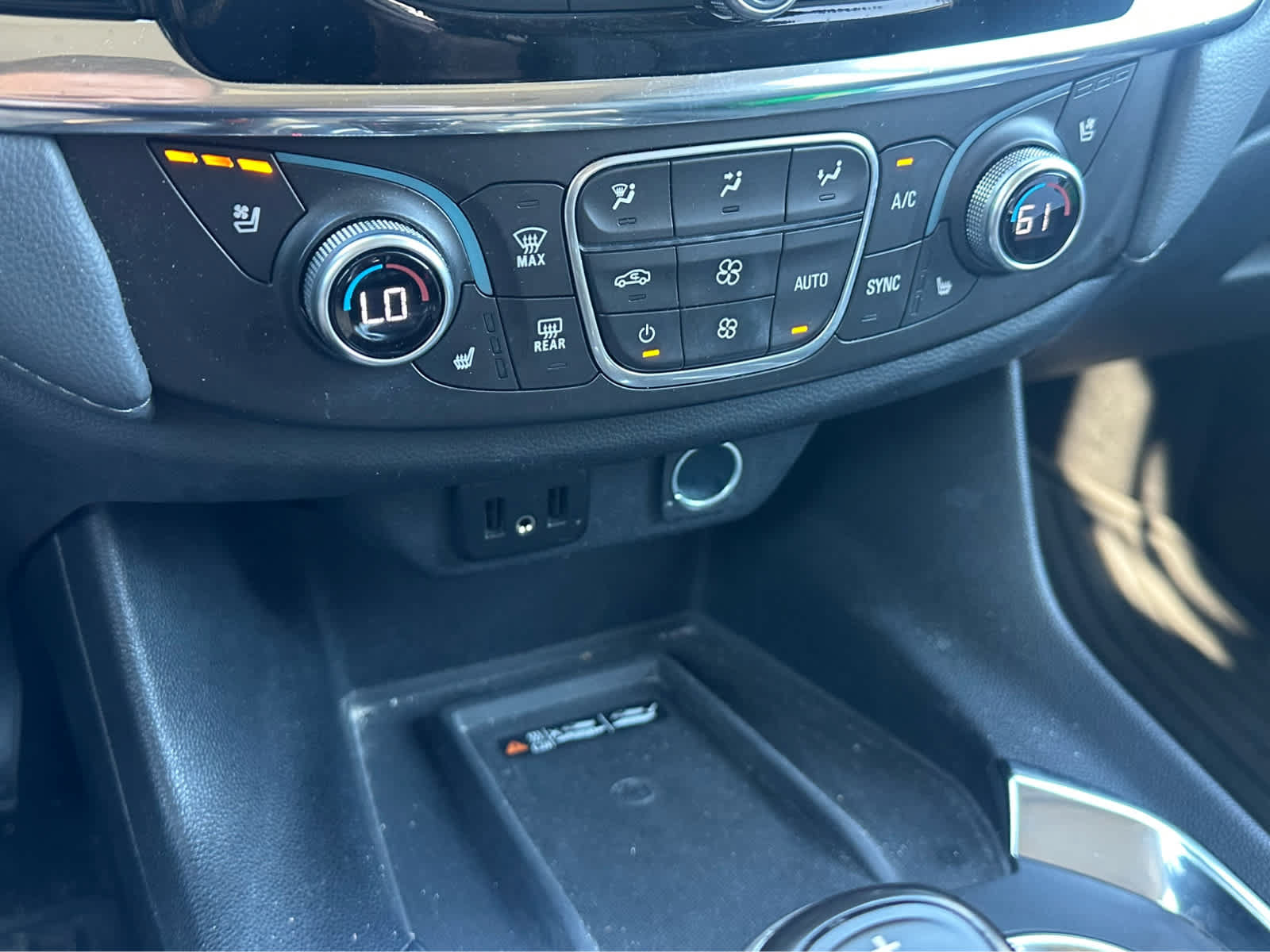 Used 2018 Chevrolet Traverse Premier AWD/4WD image 17
