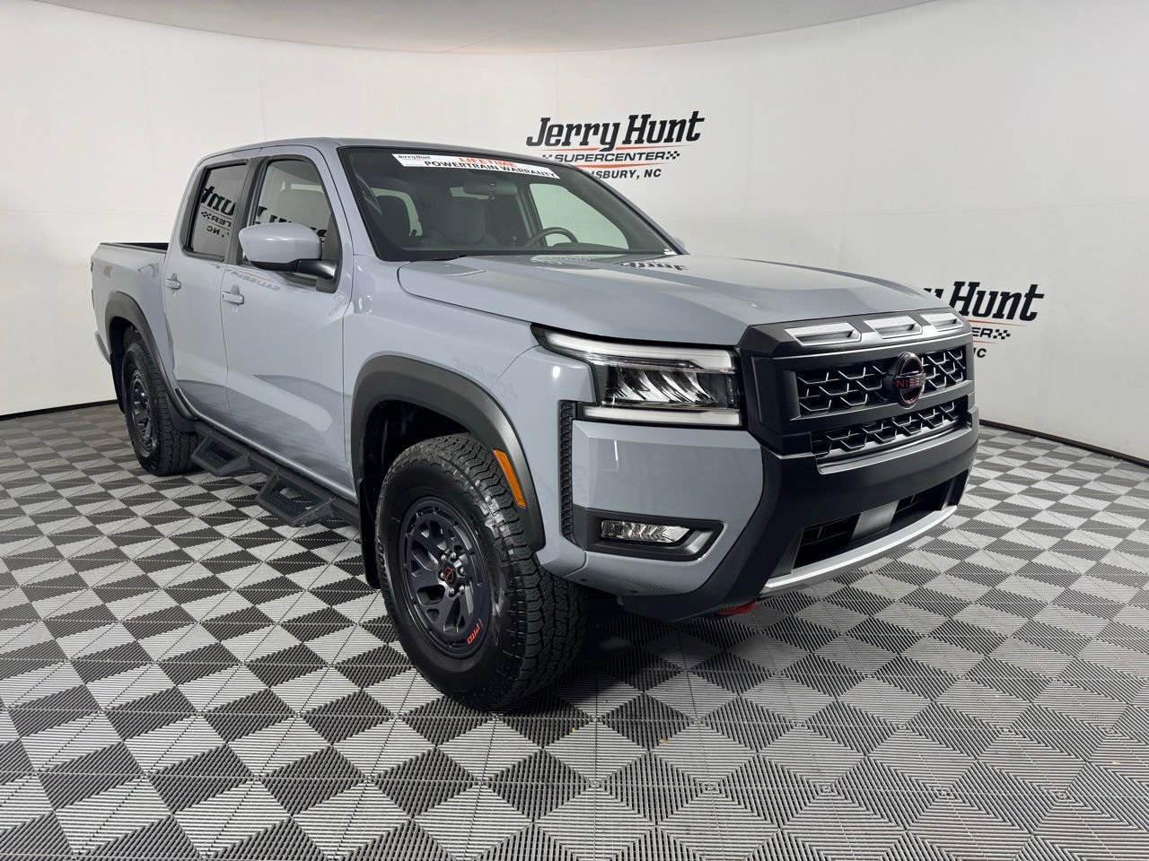 Used 2025 Nissan Frontier PRO-4X w/ Interior Protection Package AWD/4WD image 5