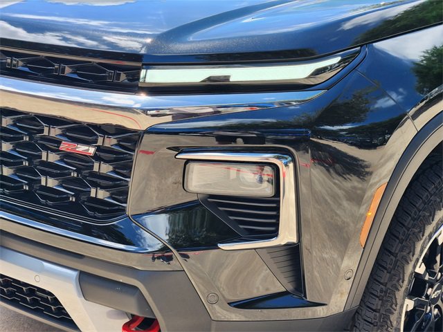 Used 2025 Chevrolet Traverse Z71 w/ Enhanced Driving Package AWD/4WD image 16