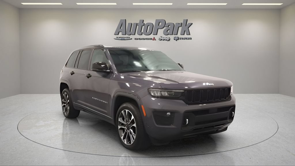 Certified 2023 Jeep Grand Cherokee Overland AWD/4WD image 3