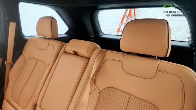 Used 2023 Jeep Grand Cherokee Summit AWD/4WD image 40