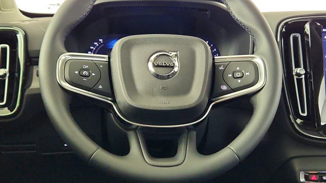 New 2026 Volvo XC40 B5 Plus w/ Climate Package AWD/4WD image 25