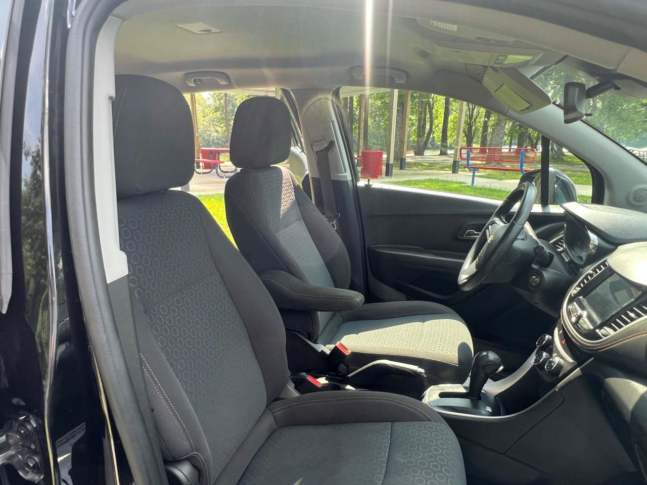 Used 2020 Chevrolet Trax LS FWD image 18