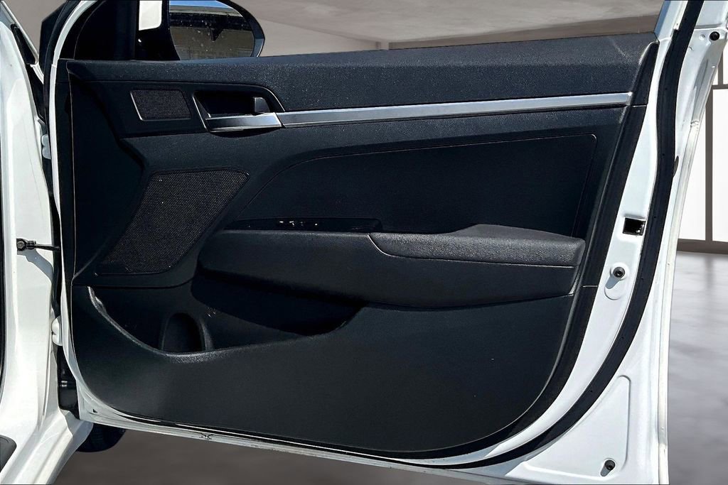 Used 2019 Hyundai Elantra SE w/ Cargo Package FWD image 25