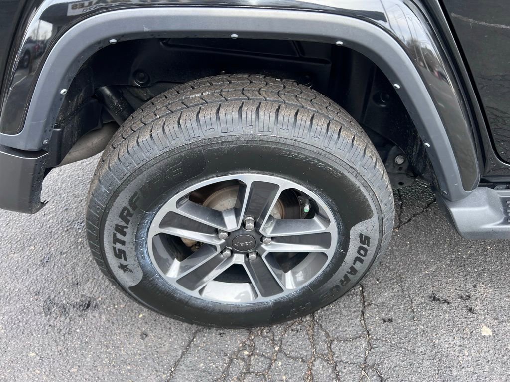 Used 2023 Jeep Wrangler Sahara w/ Cold Weather Group image 20