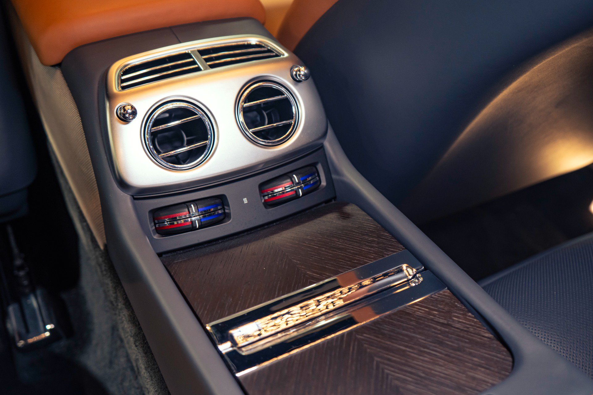 Used 2018 Rolls-Royce Wraith RWD image 46