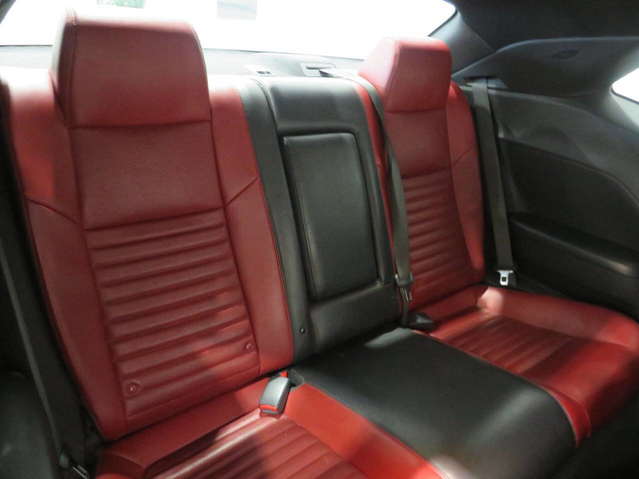 Used 2013 Dodge Challenger SXT RWD image 11