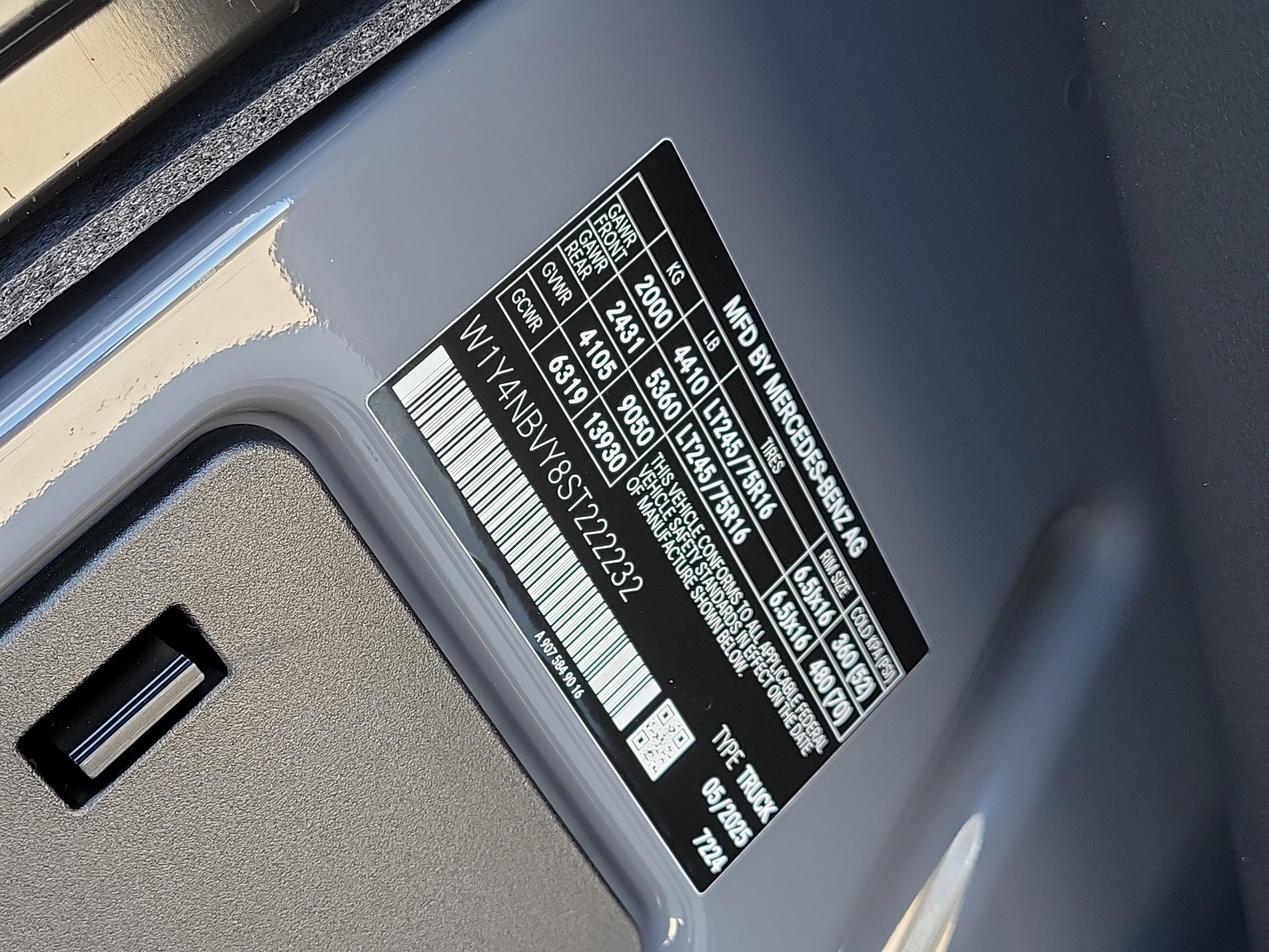 Used 2025 Mercedes-Benz Sprinter 2500 image 29