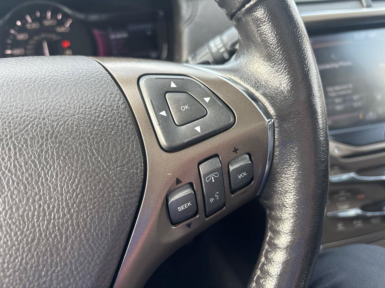 Used 2013 Lincoln MKX AWD image 17