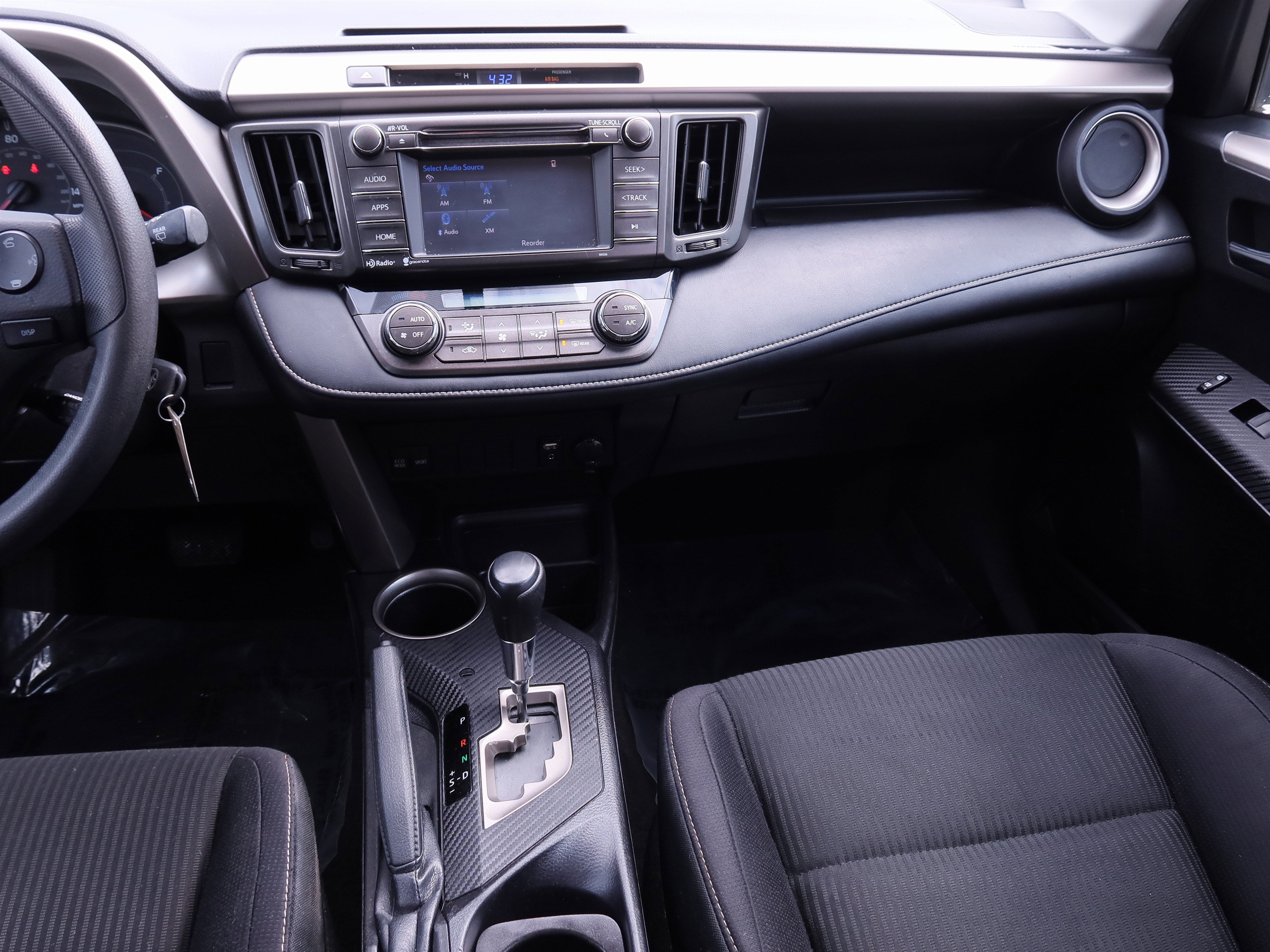 Used 2015 Toyota RAV4 XLE FWD image 14